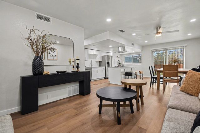 3009 Harvard Street N, Irving, TX 75062