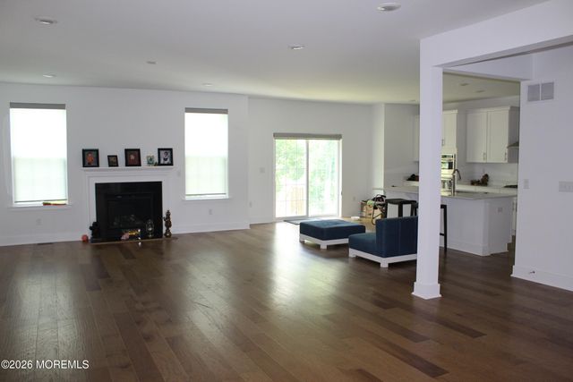 139 Woolley Court, Oakhurst, NJ 07755