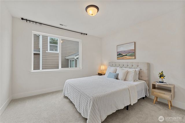 1431 243rd Place NE, Sammamish, WA 98074