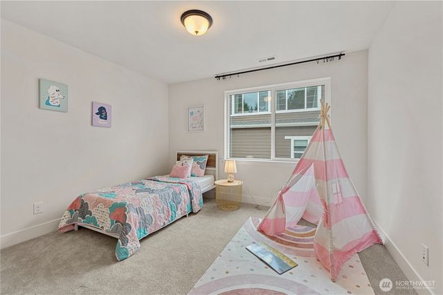 1431 243rd Place NE, Sammamish, WA 98074