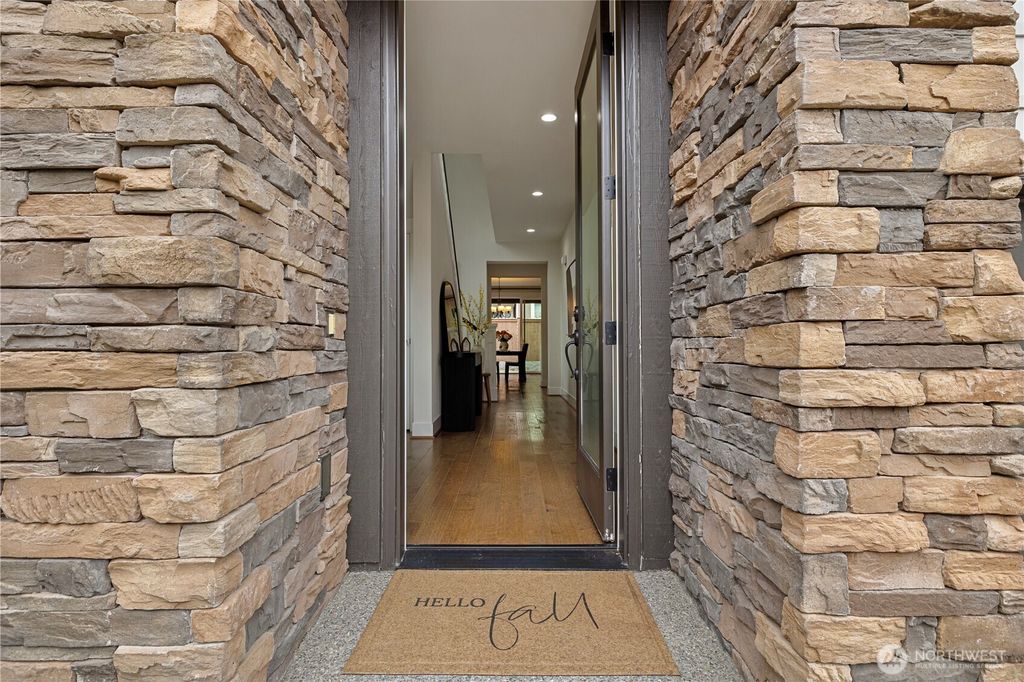 1431 243rd Place NE, Sammamish, WA 98074