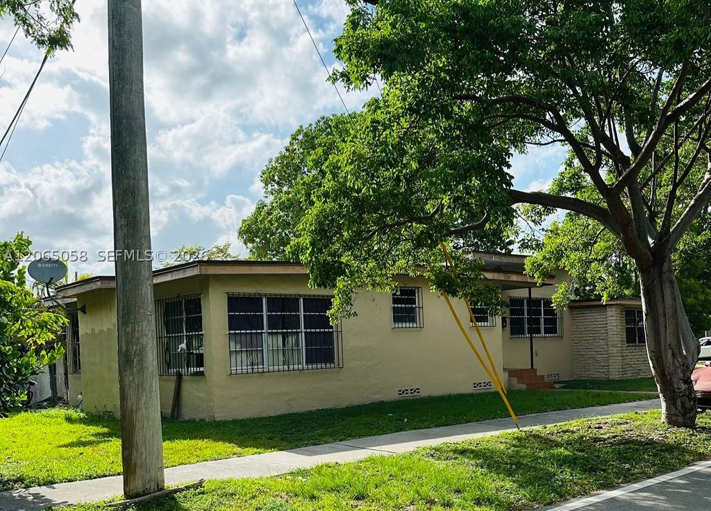 1300 SW 58th Ave, West Miami, FL 33144