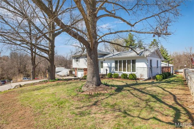 457 W Rosewood, East Alton, IL 62024