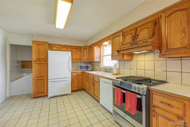 457 W Rosewood, East Alton, IL 62024