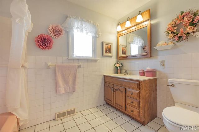 457 W Rosewood, East Alton, IL 62024