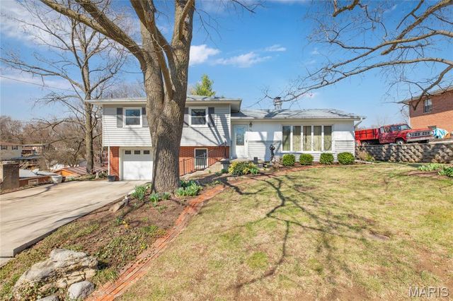 457 W Rosewood, East Alton, IL 62024