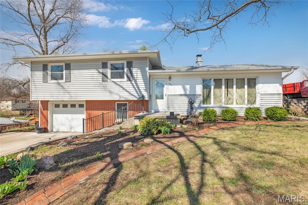 457 W Rosewood, East Alton, IL 62024