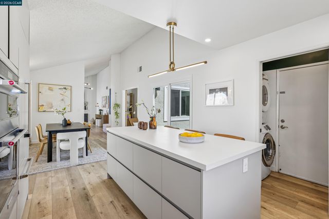 4893 Shadowfalls Dr, Martinez, CA 94553