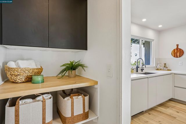 4893 Shadowfalls Dr, Martinez, CA 94553