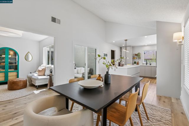 4893 Shadowfalls Dr, Martinez, CA 94553
