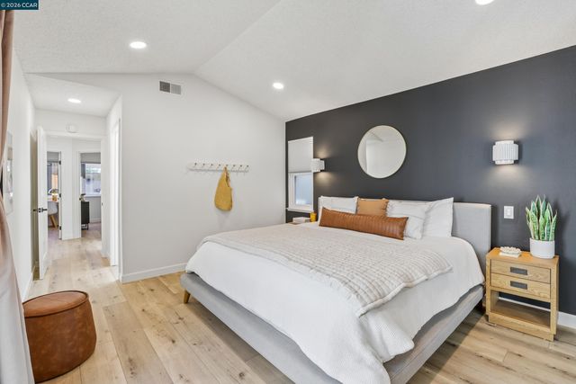 4893 Shadowfalls Dr, Martinez, CA 94553