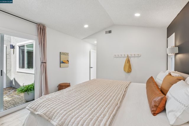 4893 Shadowfalls Dr, Martinez, CA 94553