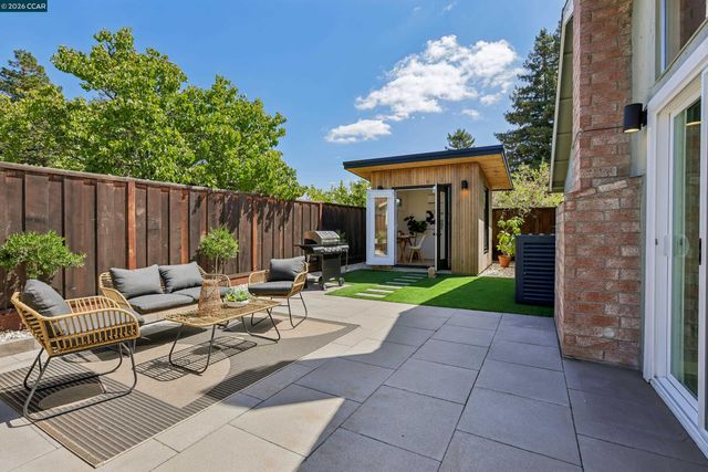 4893 Shadowfalls Dr, Martinez, CA 94553