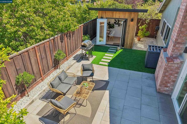 4893 Shadowfalls Dr, Martinez, CA 94553