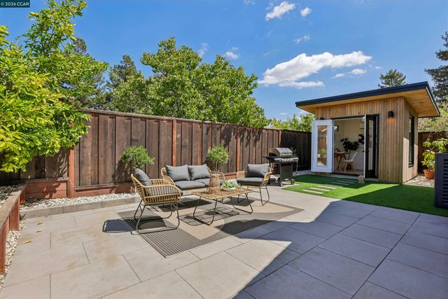 4893 Shadowfalls Dr, Martinez, CA 94553