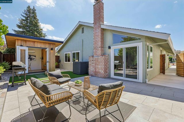 4893 Shadowfalls Dr, Martinez, CA 94553