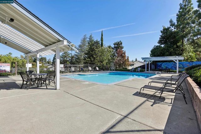 4893 Shadowfalls Dr, Martinez, CA 94553
