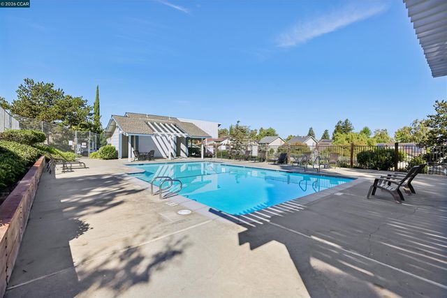 4893 Shadowfalls Dr, Martinez, CA 94553