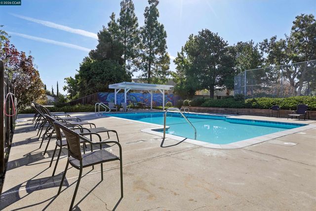 4893 Shadowfalls Dr, Martinez, CA 94553