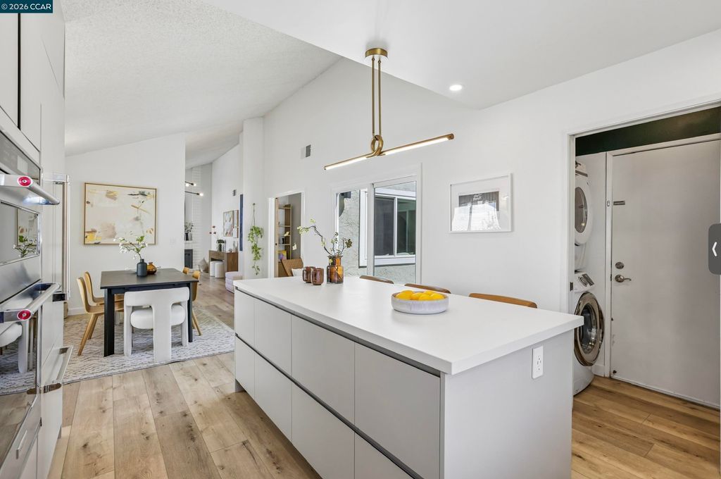 4893 Shadowfalls Dr, Martinez, CA 94553
