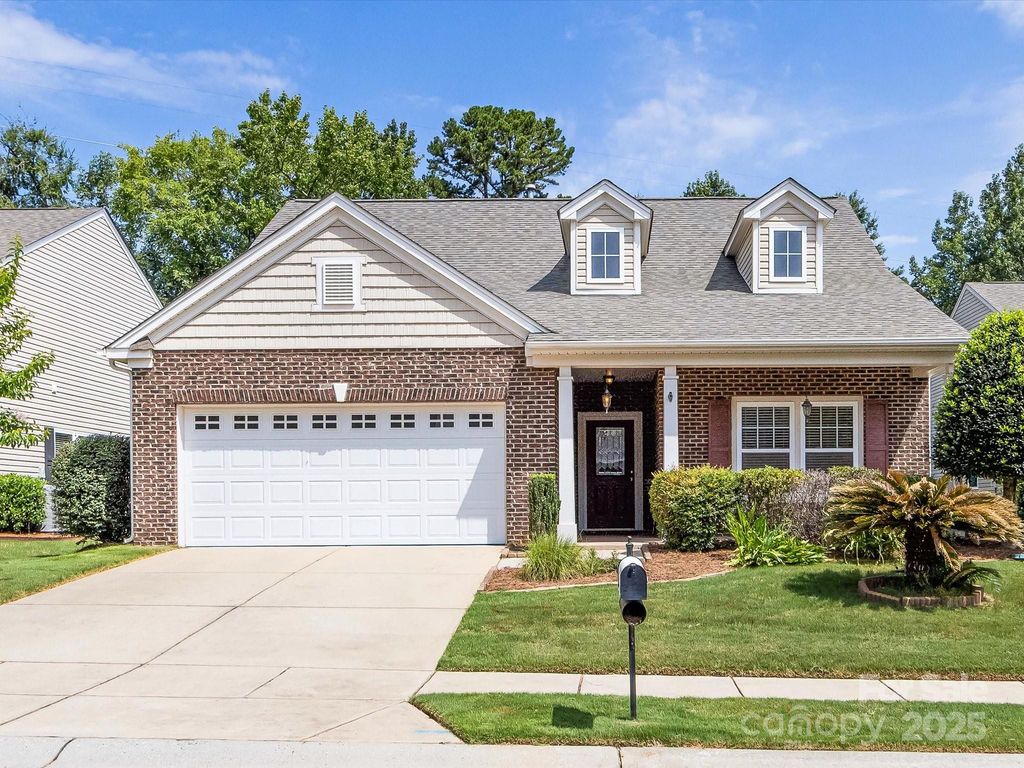 2513 Rosebud Court, Tega Cay, SC 29708