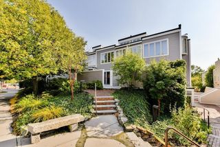 676 Huron Ave 4, Cambridge, MA 02138