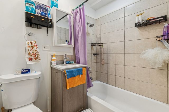 1119 E Algonquin Road 7, Arlington Heights, IL 60005