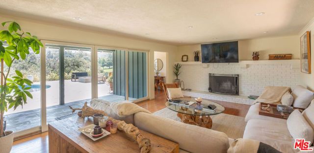 4650 Canoga Avenue, Woodland Hills (los Angeles), CA 91364