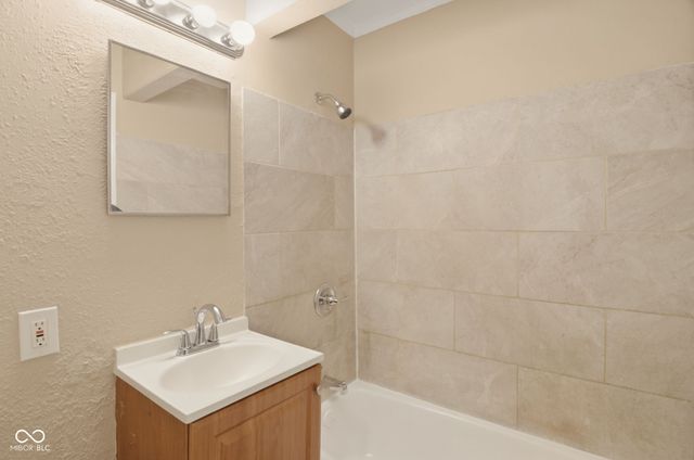 8132 E 34th Street, Indianapolis, IN 46226