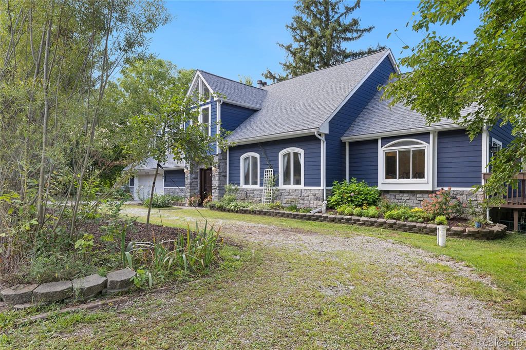 46150 7 Mile Road, Northville Township, MI 48167