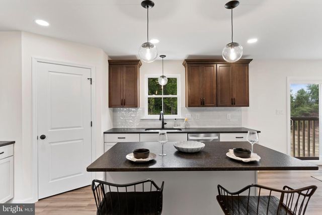 56 PINETREE DR, Duncannon, PA 17020