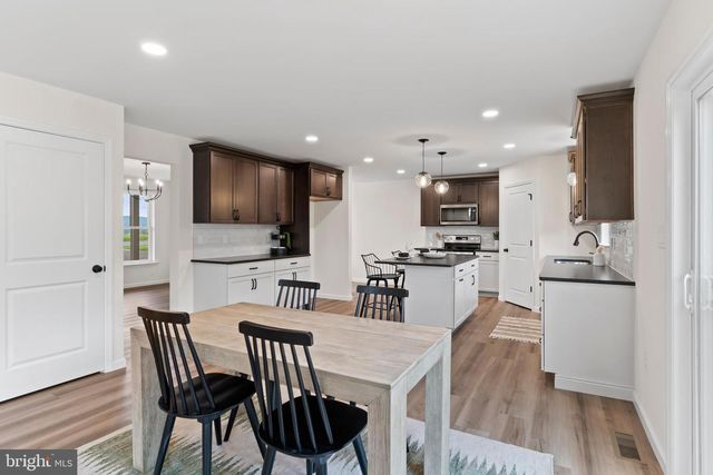 56 PINETREE DR, Duncannon, PA 17020
