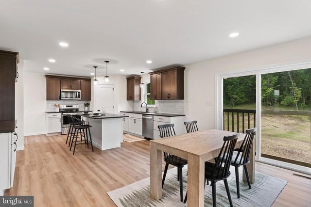 56 PINETREE DR, Duncannon, PA 17020