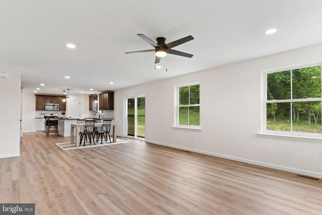 56 PINETREE DR, Duncannon, PA 17020