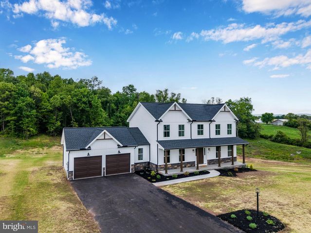 56 PINETREE DR, Duncannon, PA 17020