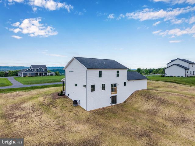 56 PINETREE DR, Duncannon, PA 17020