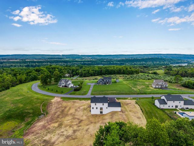 56 PINETREE DR, Duncannon, PA 17020