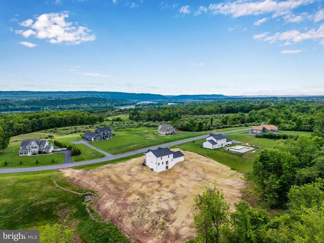 56 PINETREE DR, Duncannon, PA 17020