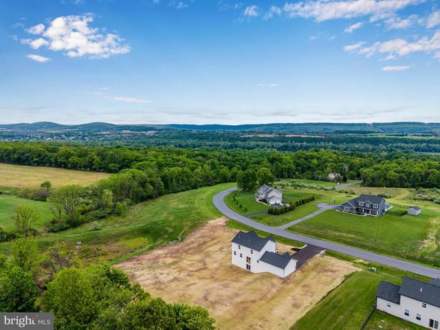 56 PINETREE DR, Duncannon, PA 17020