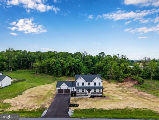 56 PINETREE DR, Duncannon, PA 17020