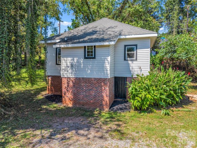 795 W Tate Street, Marion, NC 28752