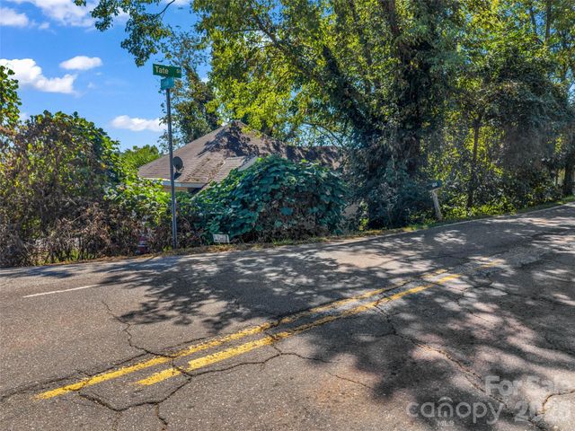 795 W Tate Street, Marion, NC 28752