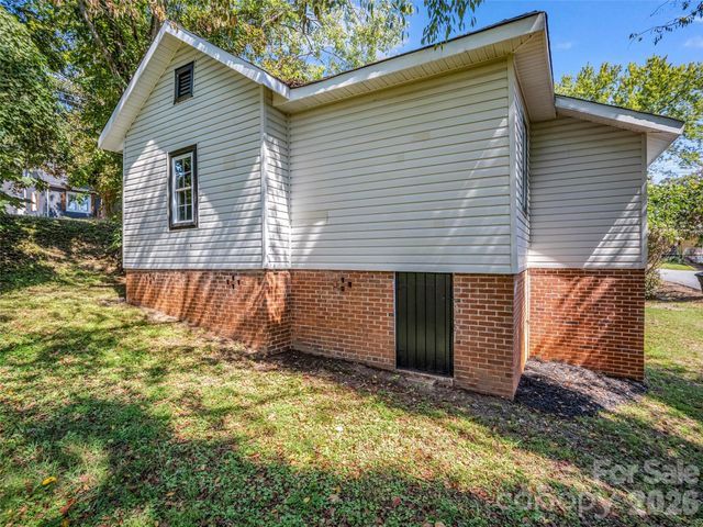 795 W Tate Street, Marion, NC 28752