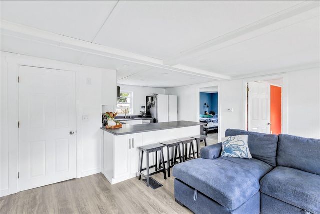 25 Raspberry Lane, Marstons Mills, MA 02648