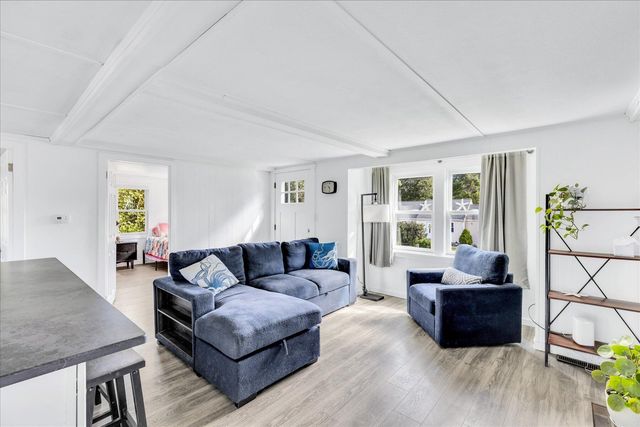25 Raspberry Lane, Marstons Mills, MA 02648