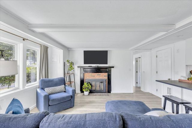 25 Raspberry Lane, Marstons Mills, MA 02648