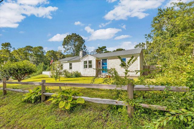 25 Raspberry Lane, Marstons Mills, MA 02648