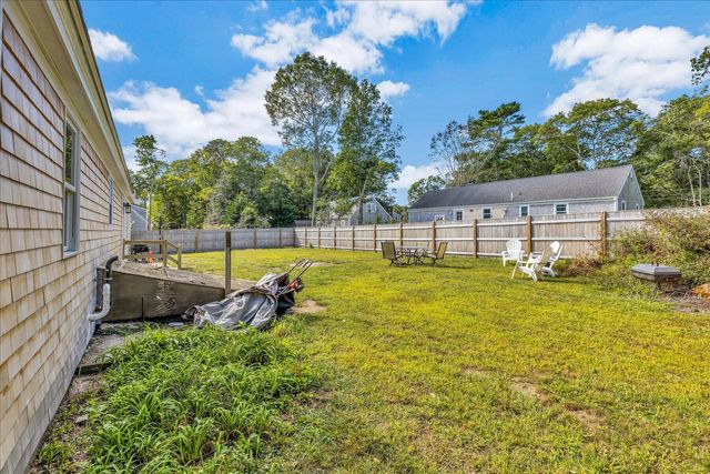 25 Raspberry Lane, Marstons Mills, MA 02648