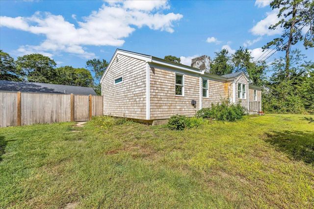 25 Raspberry Lane, Marstons Mills, MA 02648