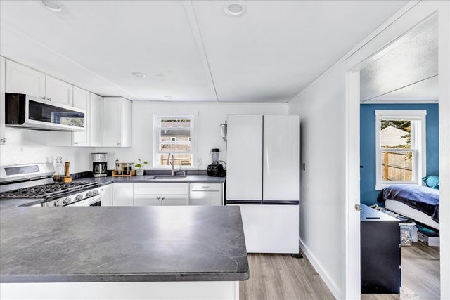 25 Raspberry Lane, Marstons Mills, MA 02648